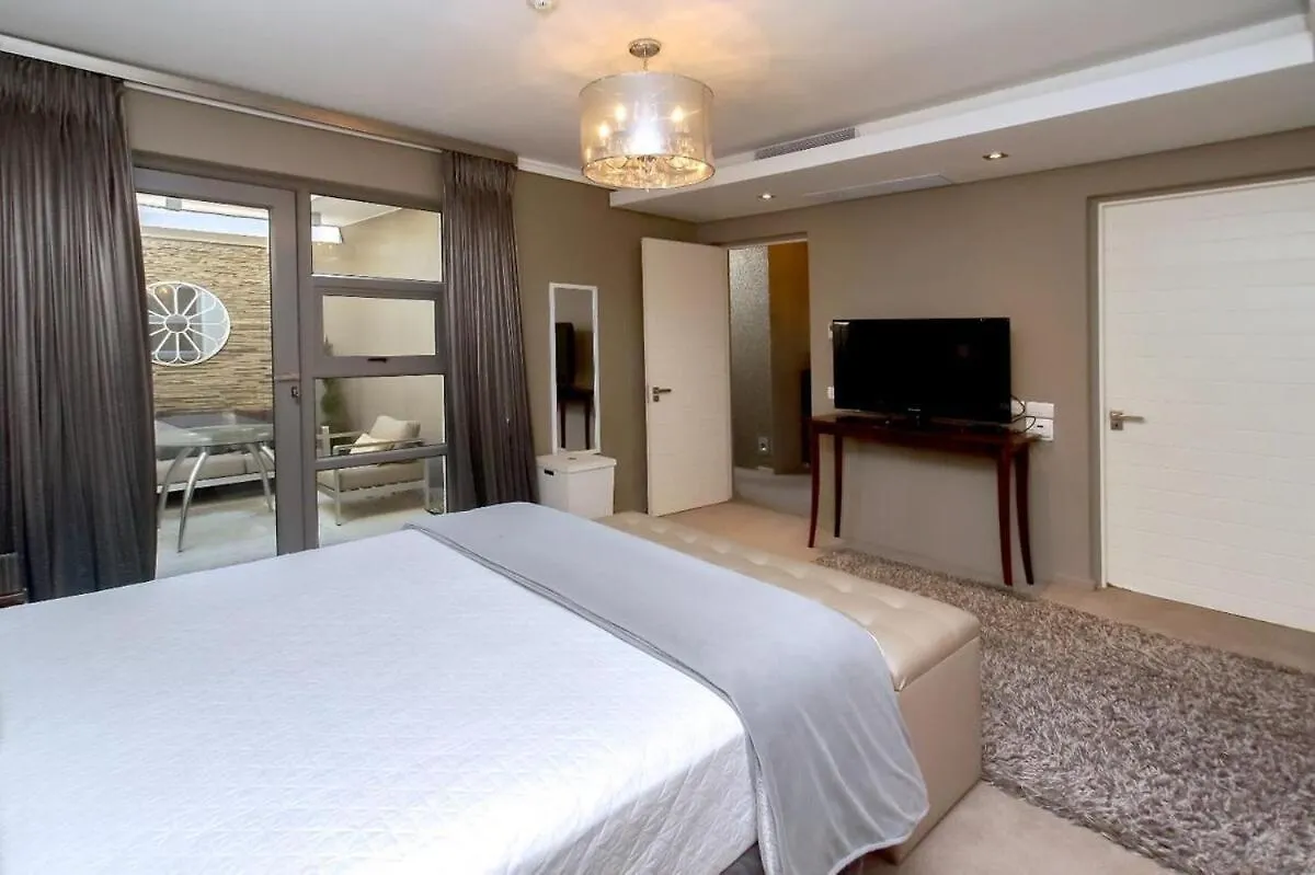 Ferienwohnung Luxury Penthouse -Crystal Towers Kapstadt